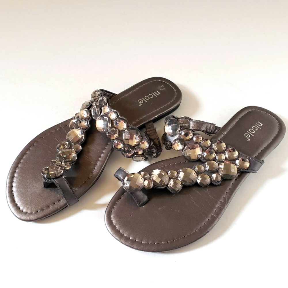 NWOT Nicole Sandals size 6 Shiny!